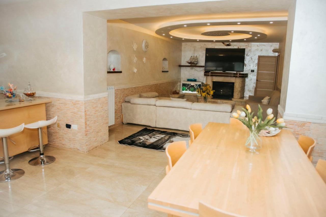 Villa Sweery Santa Maria a Vico Εξωτερικό φωτογραφία