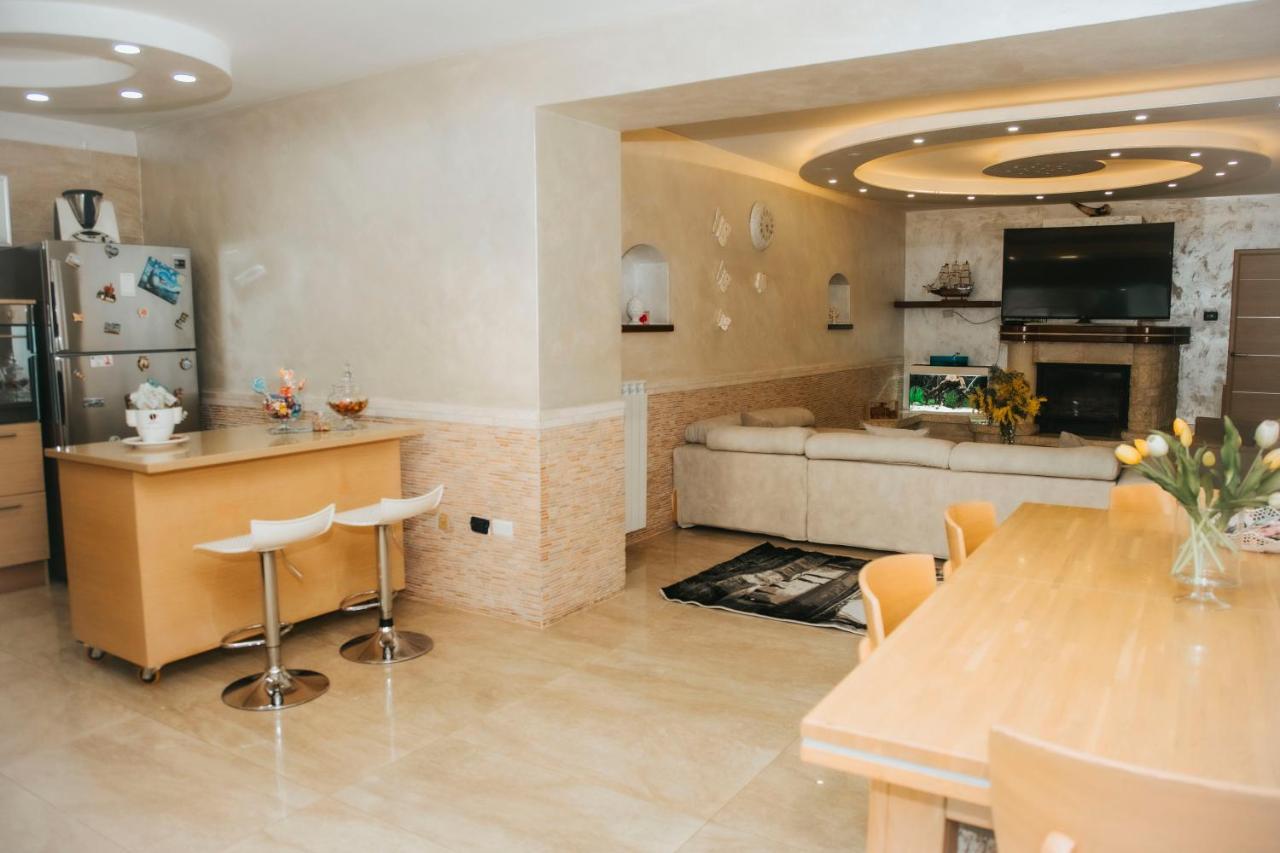 Villa Sweery Santa Maria a Vico Εξωτερικό φωτογραφία